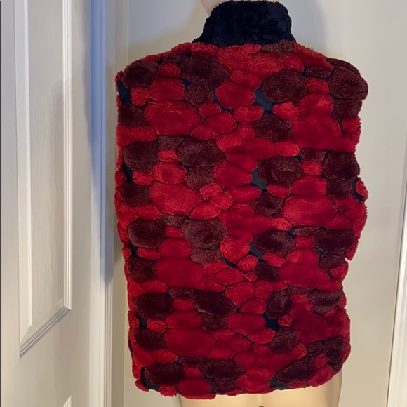 Joseph Ribkoff Faux Fur Vest Red & Black - Picture 3 of 7